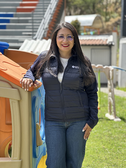 Mgst. Jaimmy Alexandra Velez Espinoza